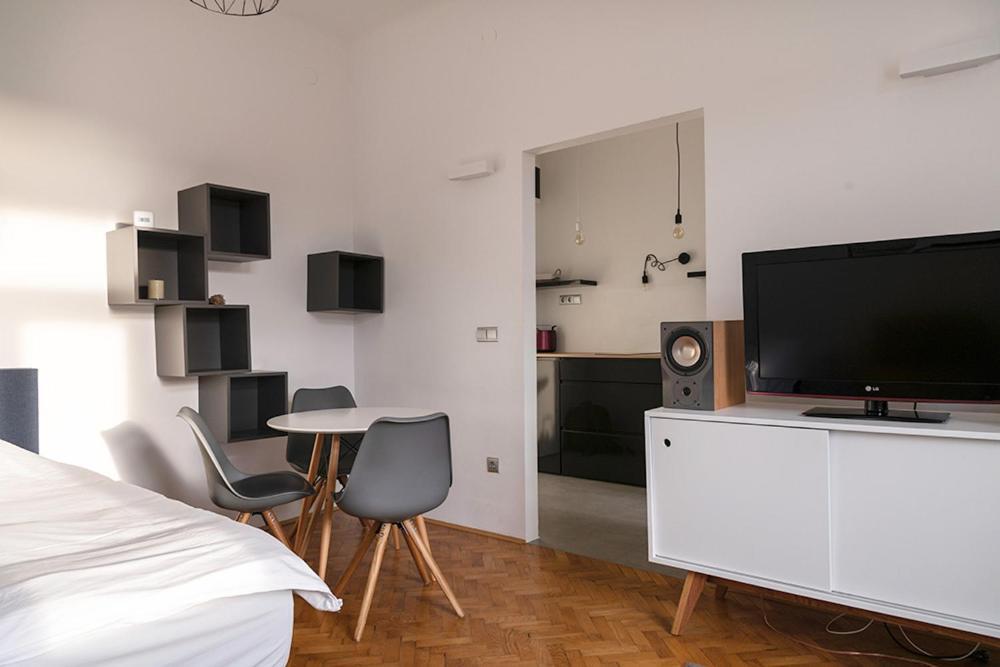 Modern Studio In The Heart Of The City Maribor Luaran gambar